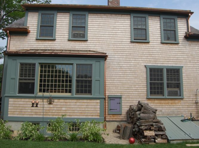 Wood and vinyl siding on a home